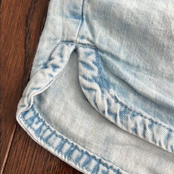 Aerie Light Blue Women's Denim Shorts - Picture 4 of 4